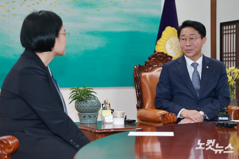 조정식 국회의장 예방한 한성숙 국무총리