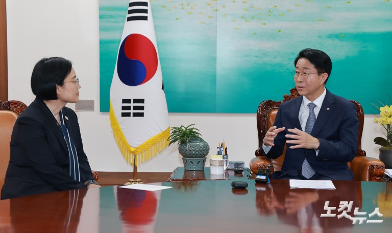 조정식 국회의장 예방한 한성숙 국무총리