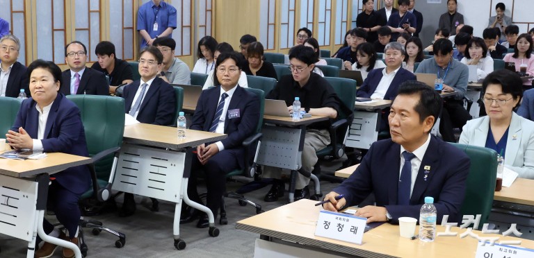 서남권 반도체 클러스터 성공을 위한 정책토론회 참석한 정청래 전 대표