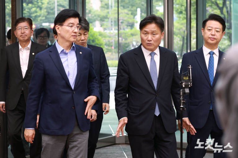 민주당 행안위원들, '장윤기 사건' 철저 수사 촉구 경찰청 방문