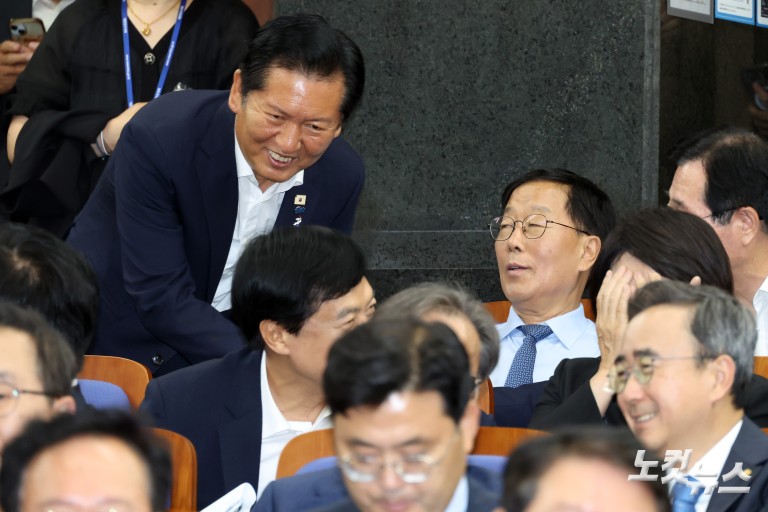 더불어민주당 의원총회