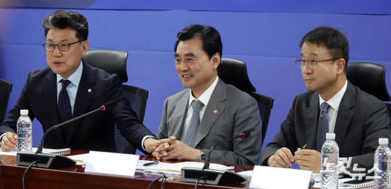 스마트강군 육성, 국군사관학교 창설방안 당정협의