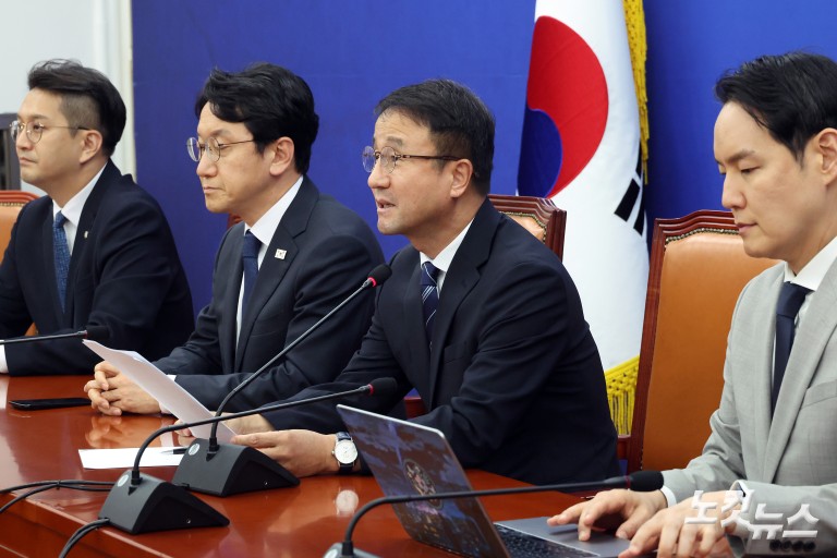민주당 한병도 당대표 직무대행 겸 원내대표 기자간담회