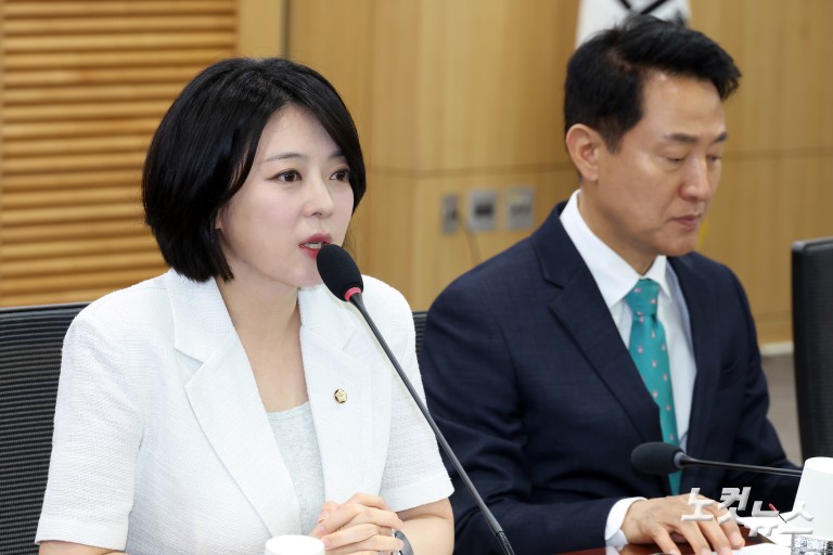 국민의힘 서울시당·서울시 주최 부동산 토론회 참석한 오세훈