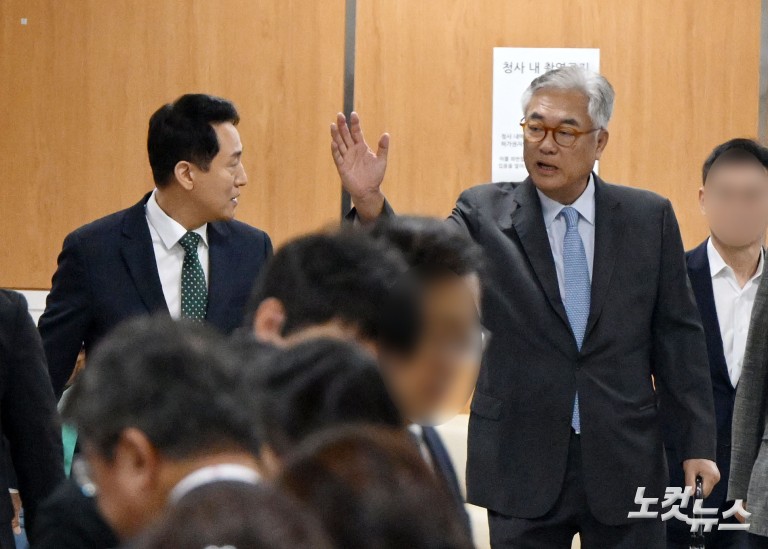 오세훈, 정치자금법 위반 항소심 첫 공판 출석