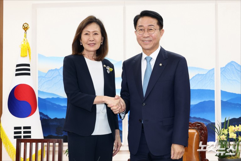 조정식 국회의장, 미셸 스틸 주한미국대사 접견