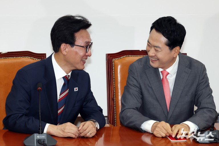 민주당 김민석 대표, 국민의힘 장동혁 대표 예방
