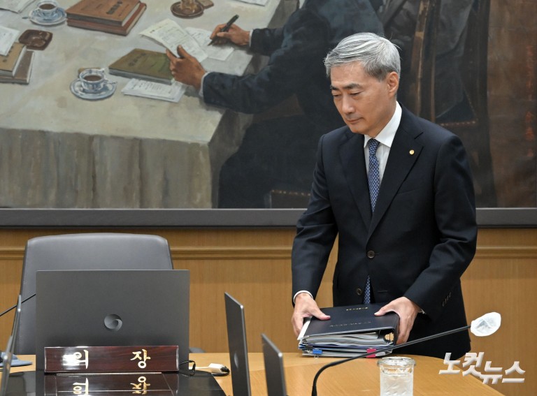 한은, 기준금리 2연속 인상…연2.75→3.00%