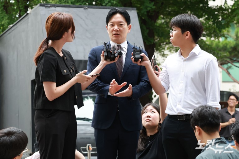 경찰, '국조특위 선서 거부' 박상용 검사 첫 소환