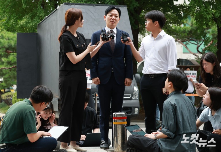 경찰, '국조특위 선서 거부' 박상용 검사 첫 소환
