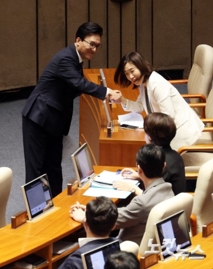 연설 후 국민의힘 찾아간 김민석 대표