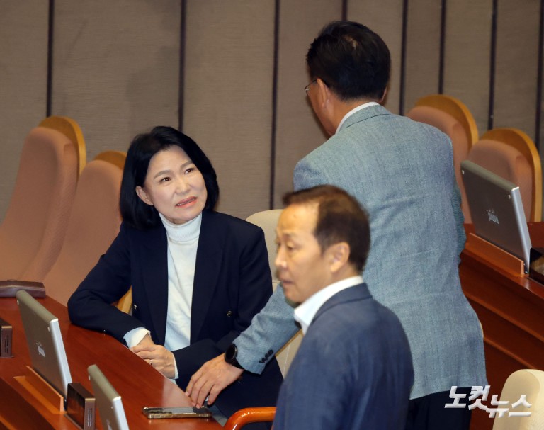 연설 후 국민의힘 찾아간 김민석 대표