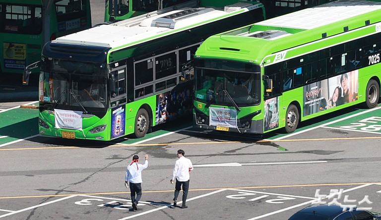 서울 시내버스 파업 'D-1'…노사, 막판 줄다리기