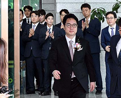 심우정 검찰총장 '마지막 출퇴근'