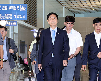 기재장관, '25%'상호관세 부과 하루 전 美재무장관과 담판