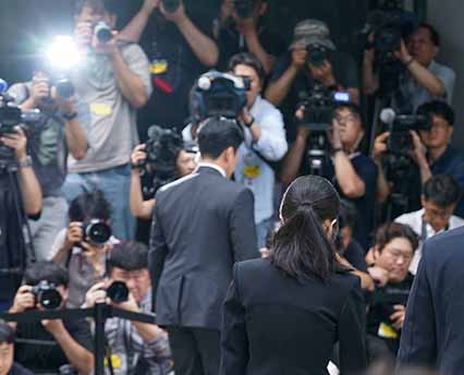 김건희 "아무것도 아닌 사람이 심려끼쳐 죄송"