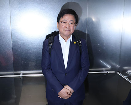 최교진 교육장관 후보자, 청문회 준비사무실 출근