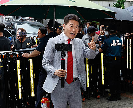 전한길, 국민의힘 중앙윤리위 출석