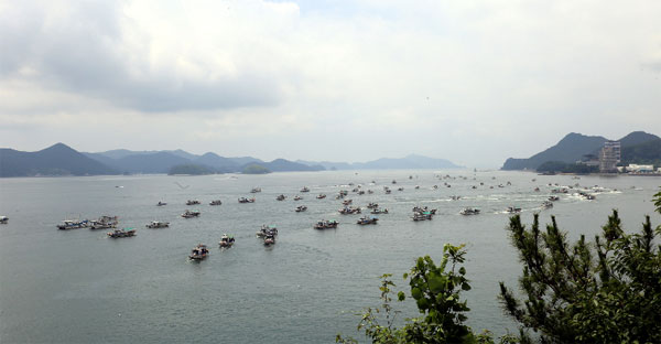 [영상]120隻の漁船が集まった…「『福島の汚染水』で生計を失った」[이슈시개]