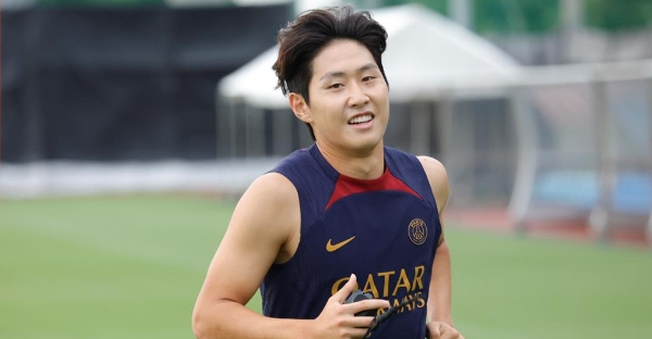 Lee Kang-in of Paris Saint-Germain Returns to Training Ahead of Asian Tour